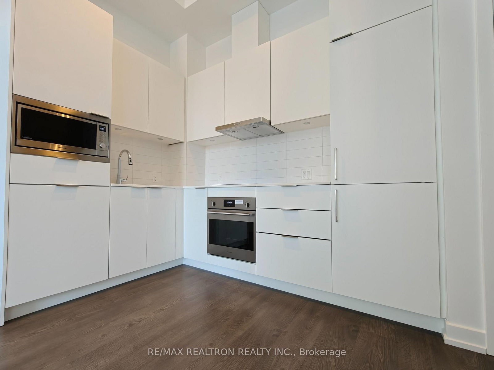 8 Olympic Garden Drive, Unit 911 - Photo 8