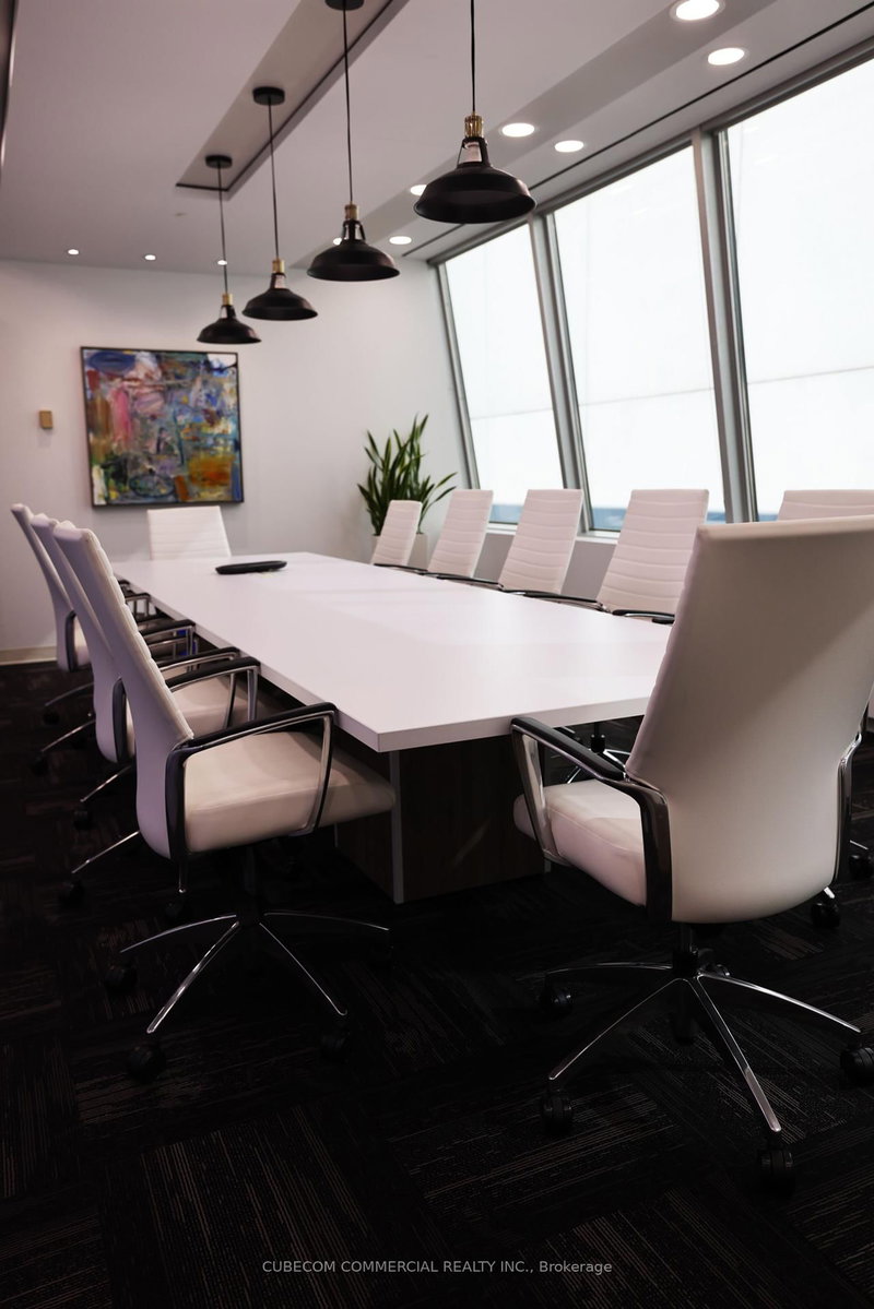 900 - 375 University Ave, Toronto, M5G 2J5 | Image 2