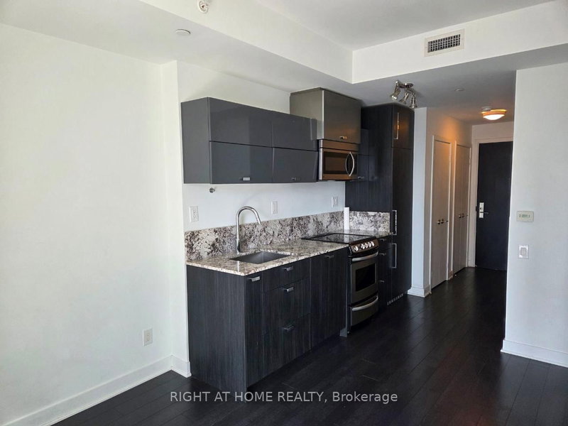 3003 - 290 Adelaide St W, Toronto, M5V 1P6 | Image 3