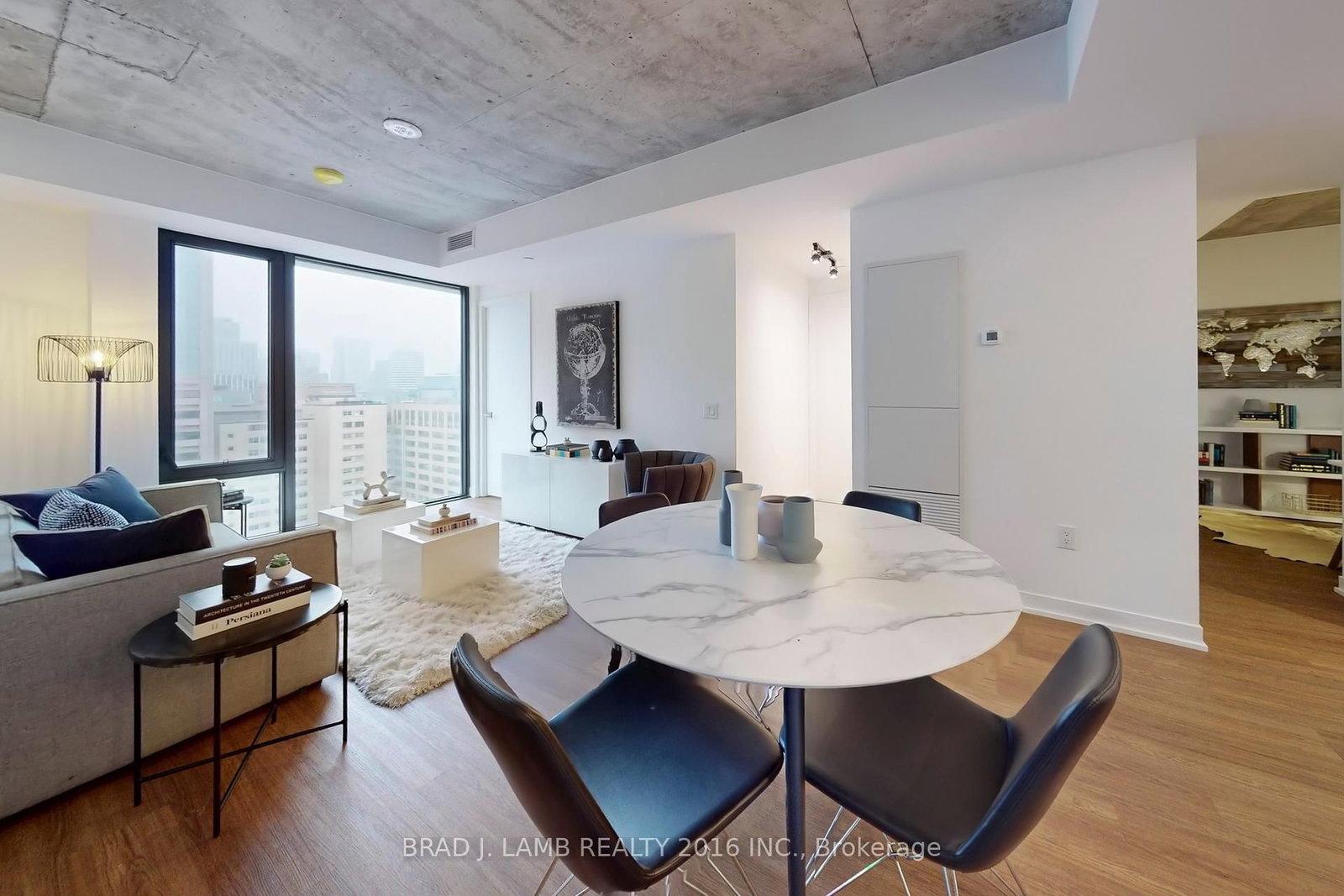 Listing Image 10