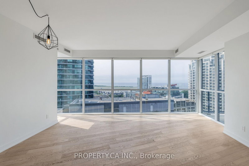 2112 - 20 Bruyeres Mews, Toronto, M5V 0G8 | Image 2