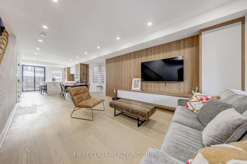 431 Roxton Rd, Toronto, M6G 3R5 | Image 3