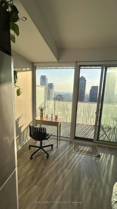 Unit 3605 — 42 Charles Street E — more photos