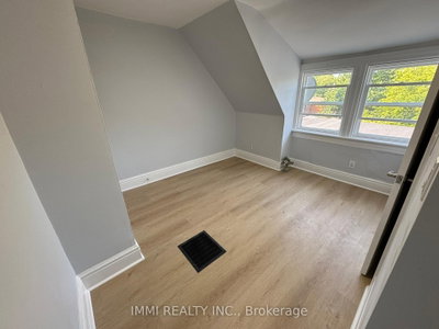 Semi-Detached House leased at 302-618 Bathurst Street, Toronto, Ontario, M5S 2R1 - Palmerston-Little Italy - MLS: C12335733