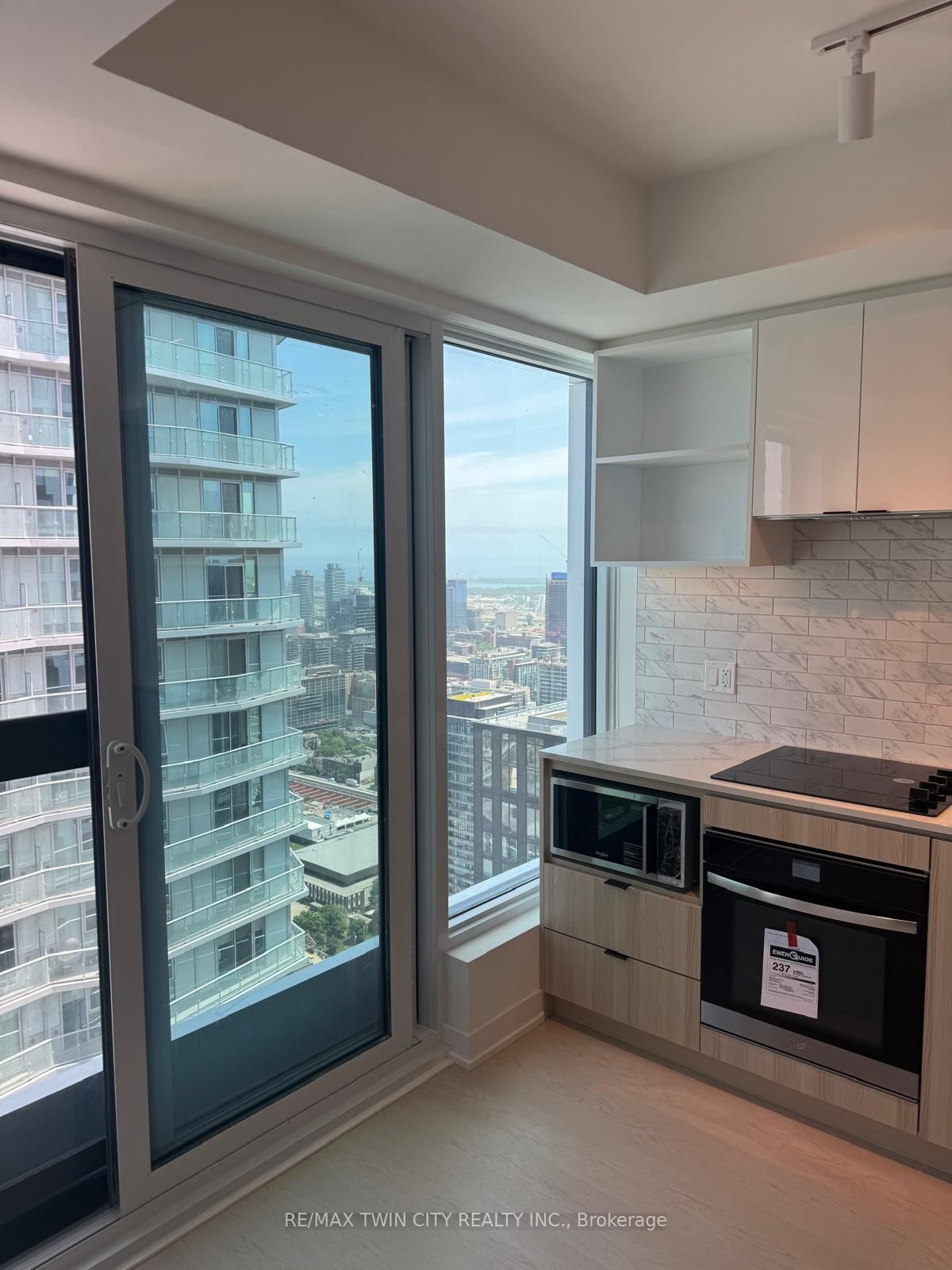 252 Church Street, Unit 5307 - Photo 16