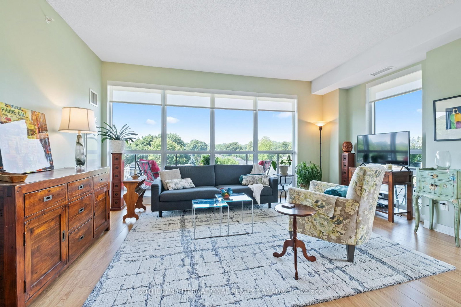 Listing Image 6