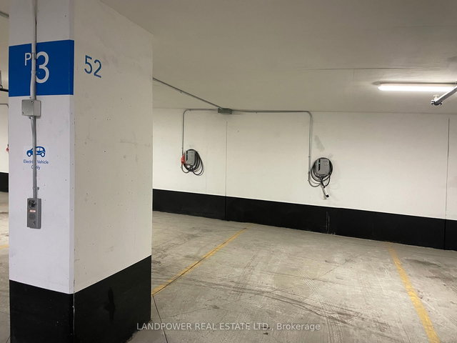 832 - 25 Adra Grado Way S