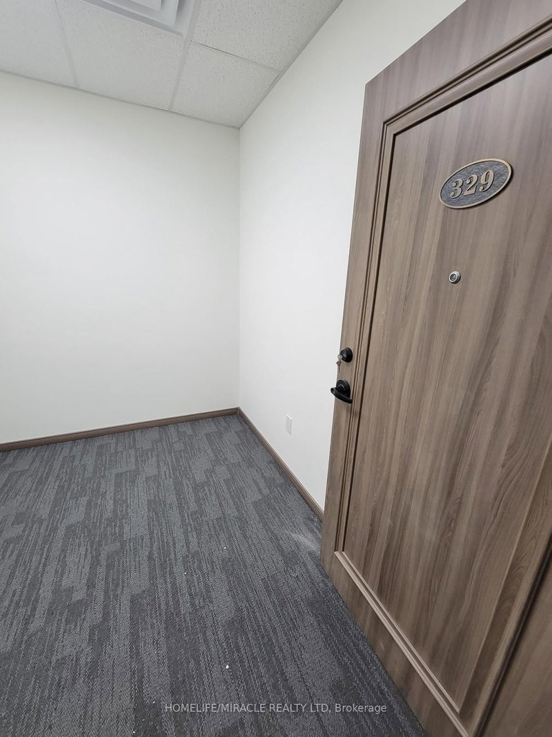 329 - 105 Gordon Baker Rd, Toronto, M2H 3P8 | Image 3