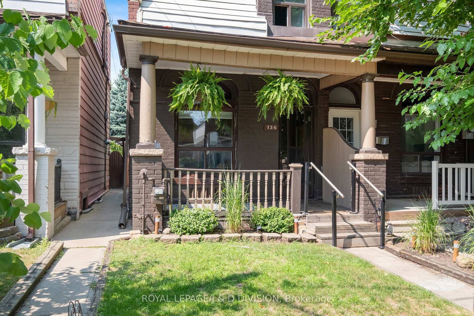 Listing photo 2