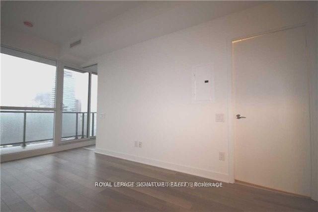 3409 - 290 Adelaide St W, Toronto, M5V 1P6 | Image 2