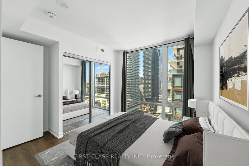 1802 - 501 Yonge St, Toronto, M4Y 0G8 | Image 2
