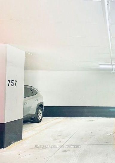 Parking P757 - 36 Forest Manor Road