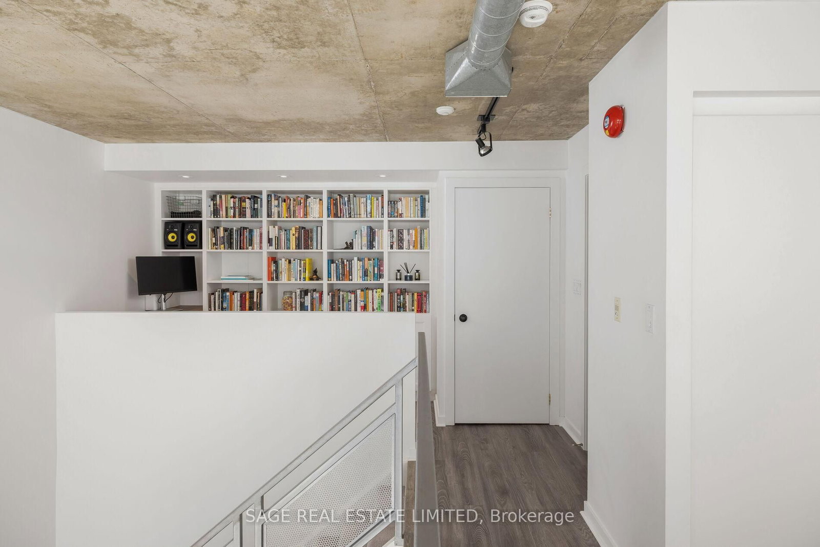 Listing Image 19