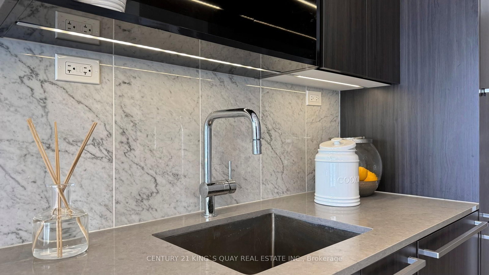 115 Mcmahon Drive, Unit 3808 - Photo 9