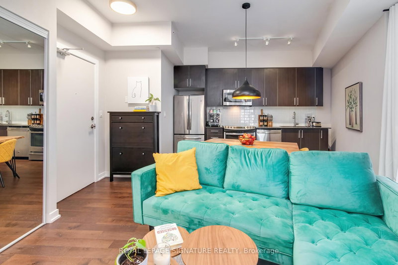 212 - 20 Bruyeres Mews, Toronto, M5V 0G8 | Image 2