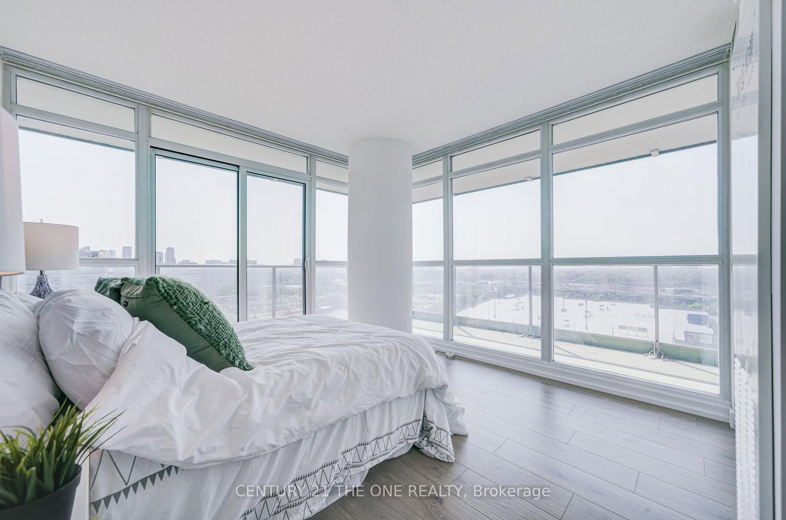 Condo sold at 1011-29 Singer Court, Toronto, Ontario, M2K 0B3 - Bayview Village - MLS: C12351393