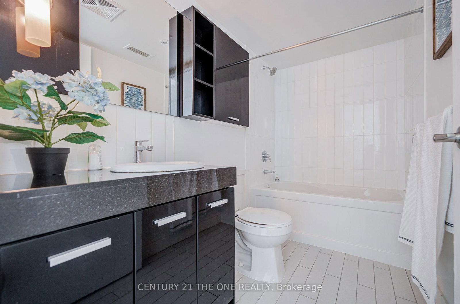 Condo sold at 1011-29 Singer Court, Toronto, Ontario, M2K 0B3 - Bayview Village - MLS: C12351393