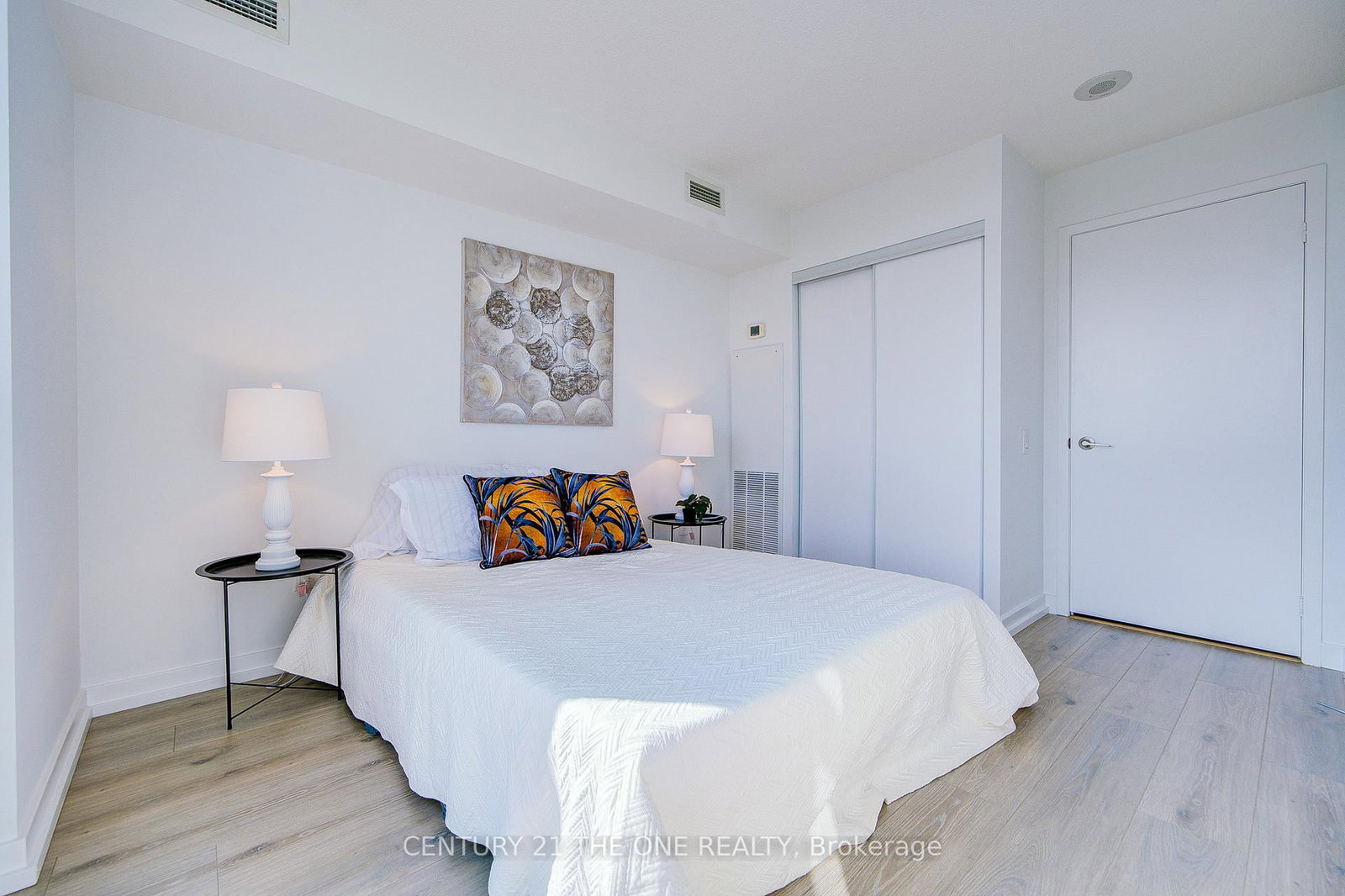 Condo sold at 1011-29 Singer Court, Toronto, Ontario, M2K 0B3 - Bayview Village - MLS: C12351393