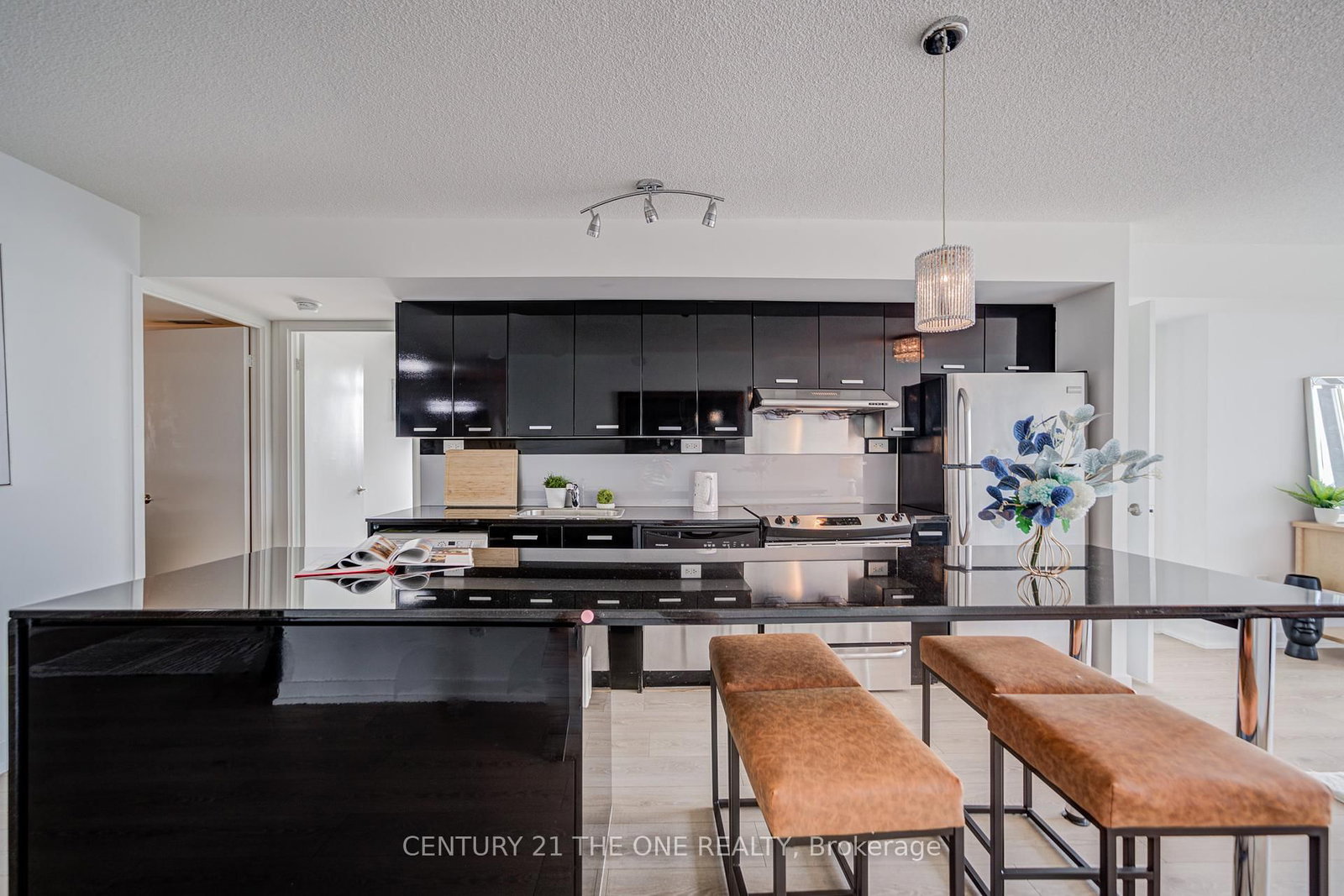 Condo sold at 1011-29 Singer Court, Toronto, Ontario, M2K 0B3 - Bayview Village - MLS: C12351393