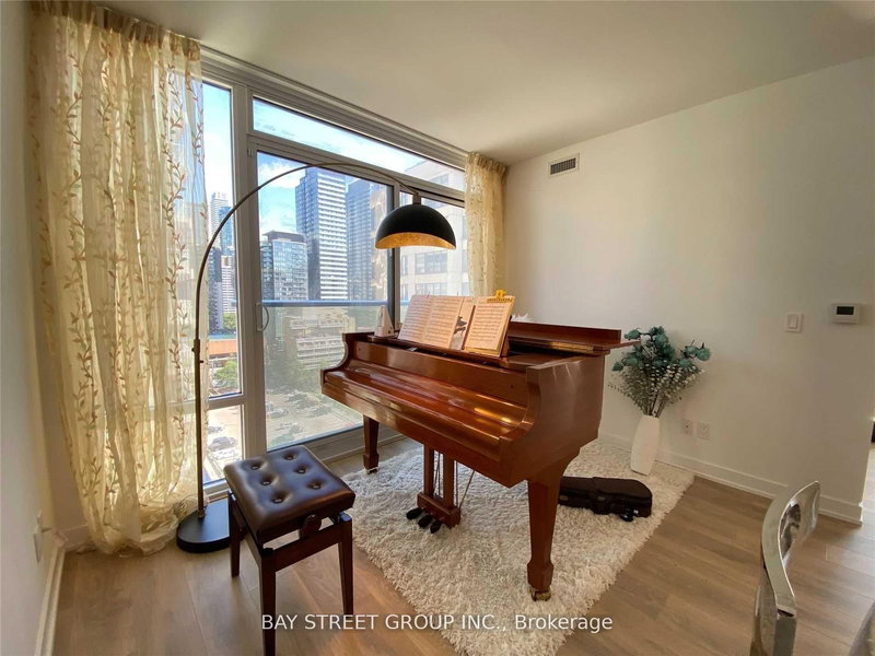 1005 - 501 Yonge St, Toronto, M4Y 0G8 | Image 2