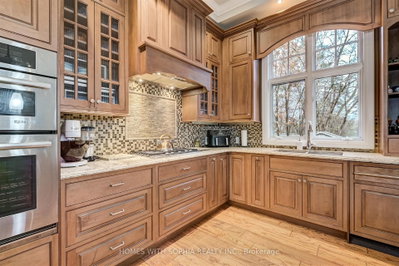 162 Glenvale Boulevard — photo 2