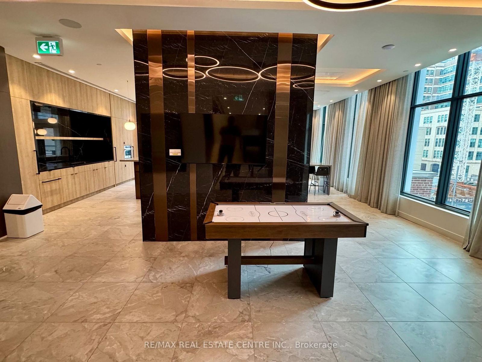 252 Church Street, Unit PH02 - Photo 16