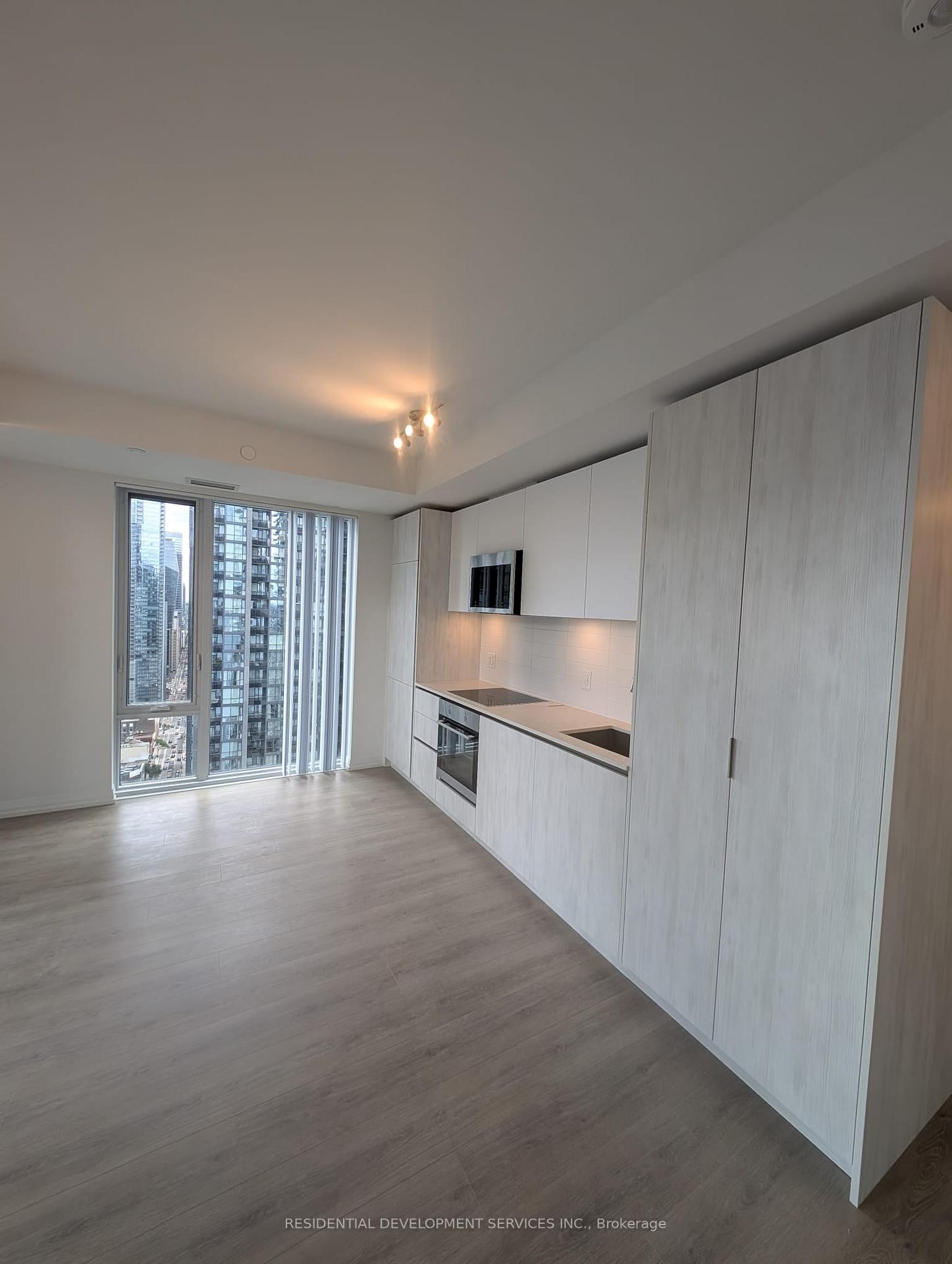 28 Widmer Street, Unit 3628 - Photo 3