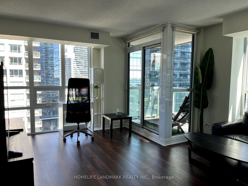 1706 - 19 Grand Trunk Cres, Toronto, M5J 3A3 | Image 3
