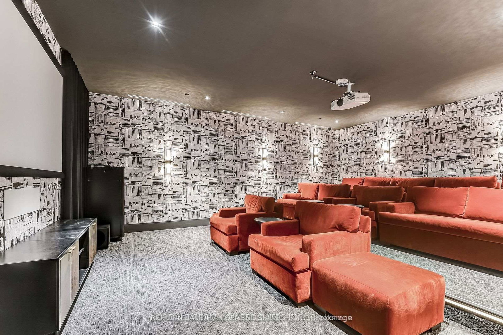 28 Widmer Street, Unit 3923 - Photo 8