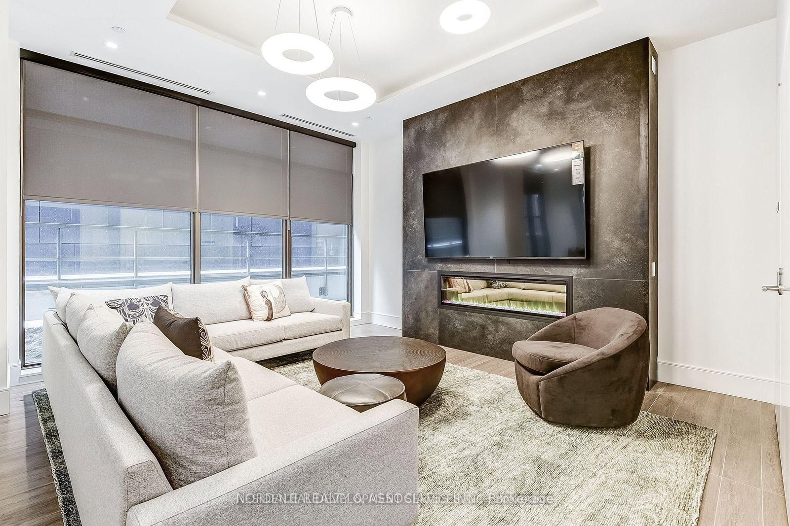 28 Widmer Street, Unit 3423 - Photo 14