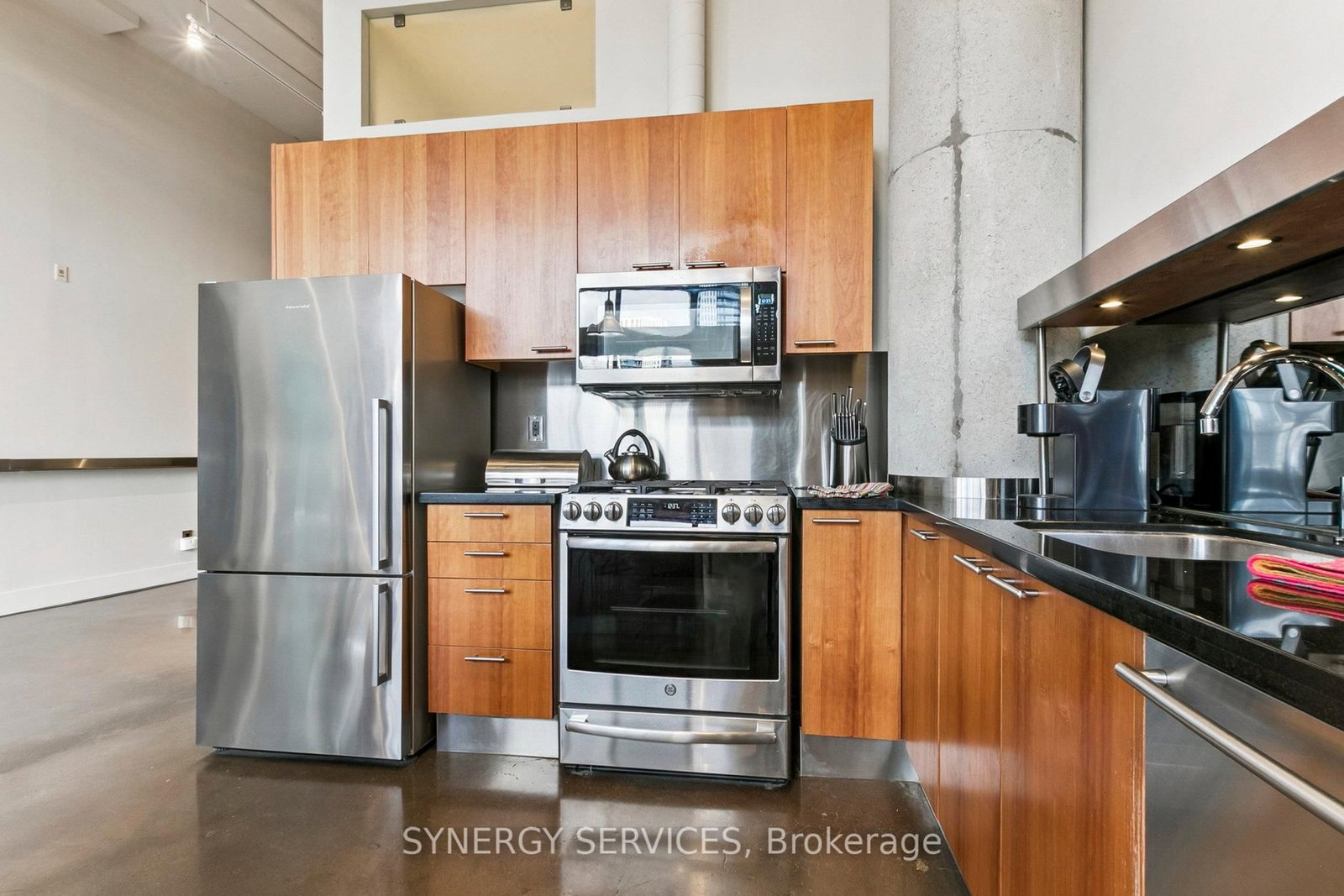 Listing Image 12