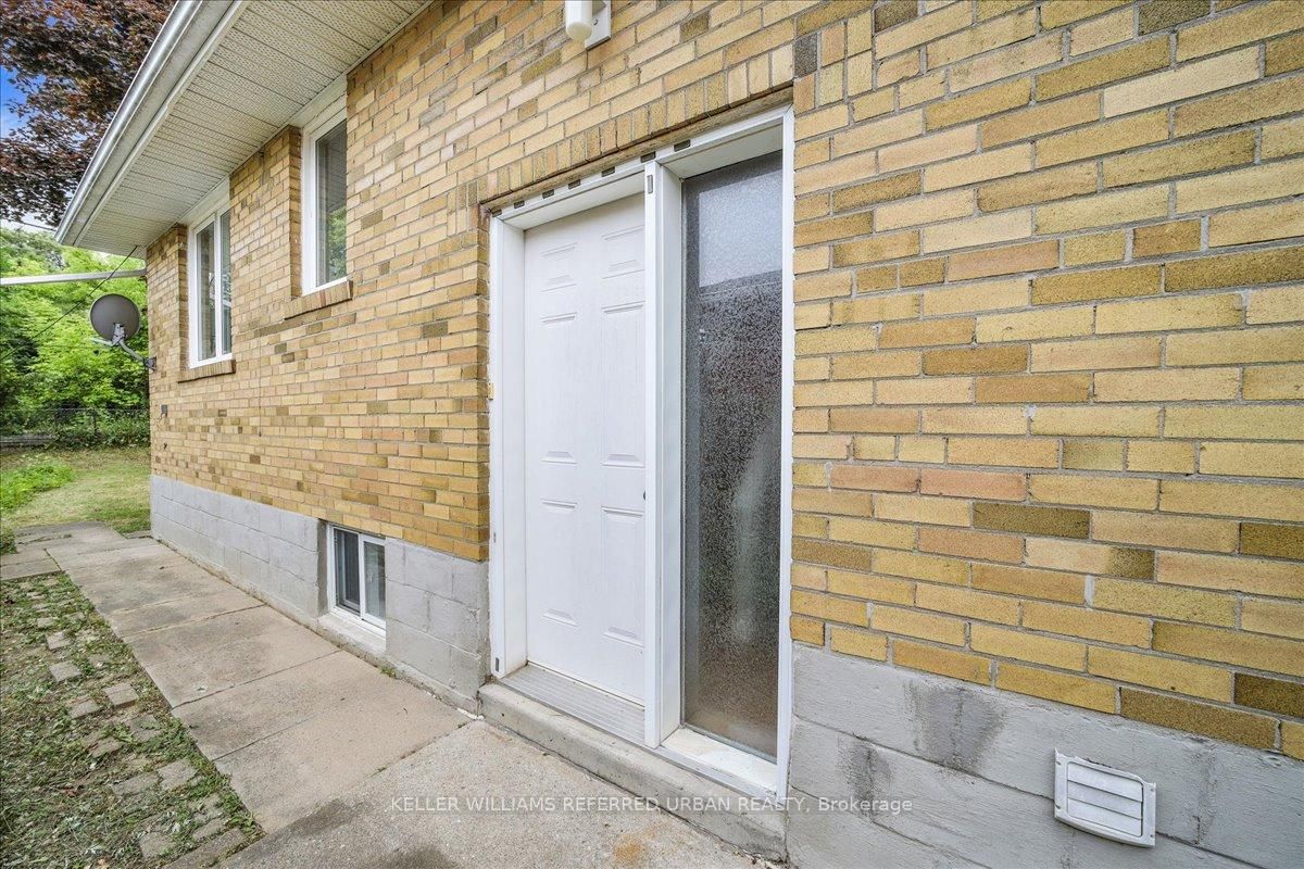 Listing Image 24