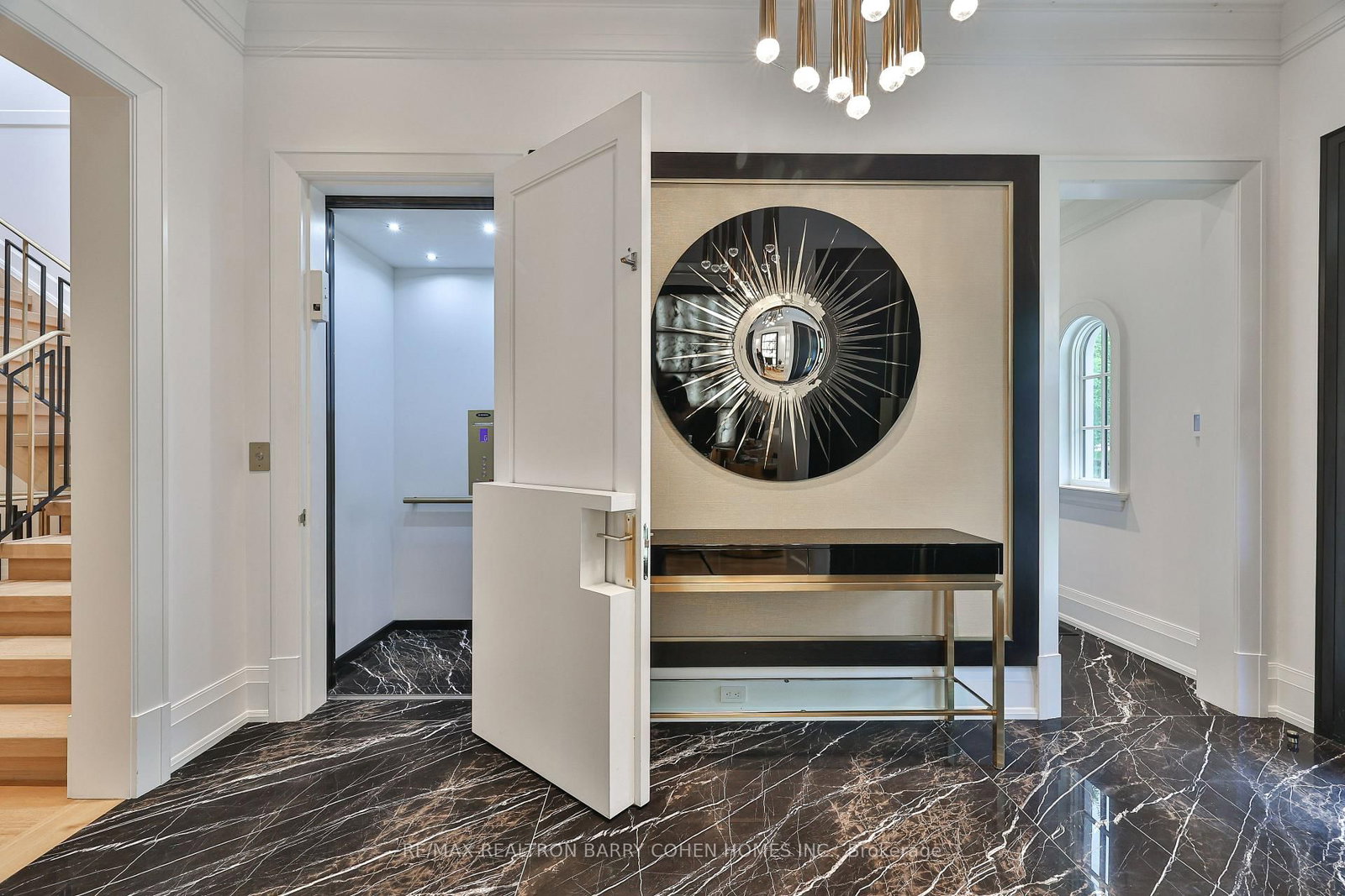 Listing Image 11