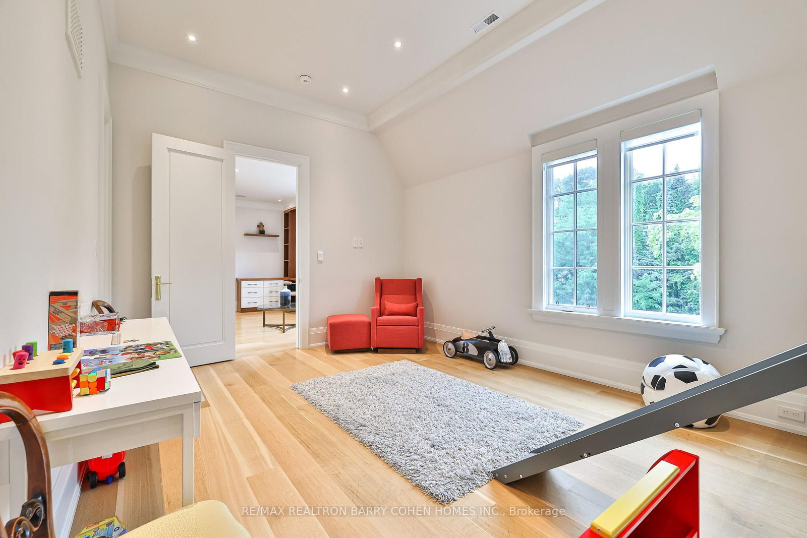 Listing Image 41