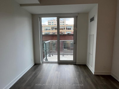 Unit 622 — 108 Peter Street — more photos