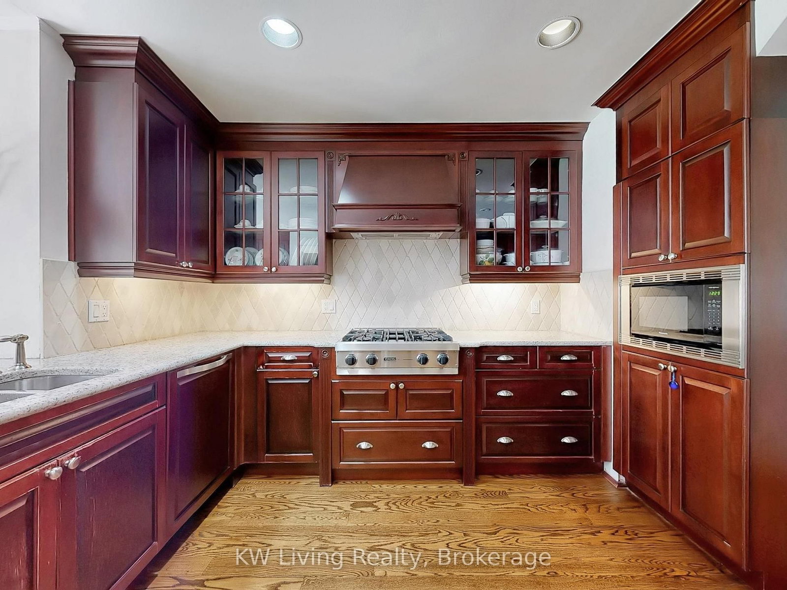 Listing Image 10