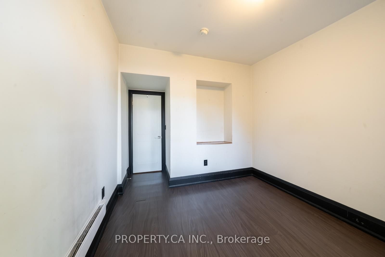 Upper Level leased at 1-960 Queen Street, Toronto, Ontario, M6J 1G8 - Trinity-Bellwoods - MLS: C12378380