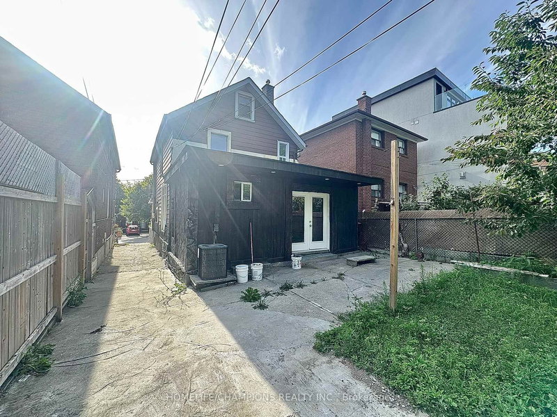 181 Cedric Ave, Toronto, M6C 3X7 | Image 2