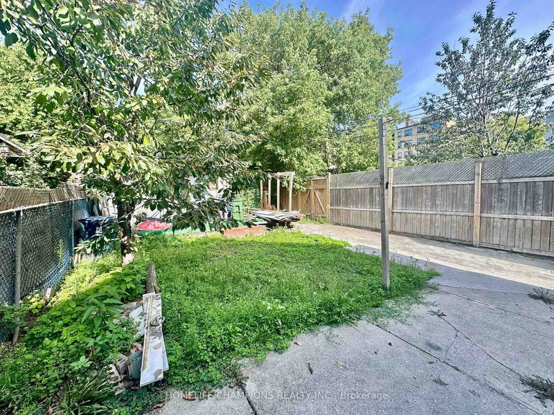 181 Cedric Ave, Toronto, M6C 3X7 | Image 3