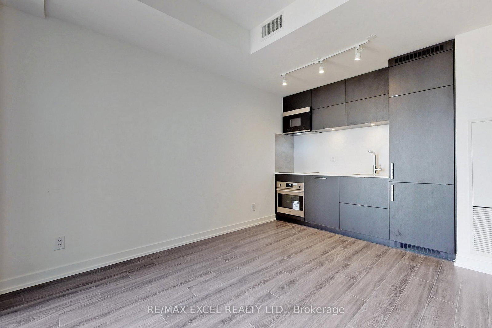 20 Edward Street, Unit 1720 - Photo 15