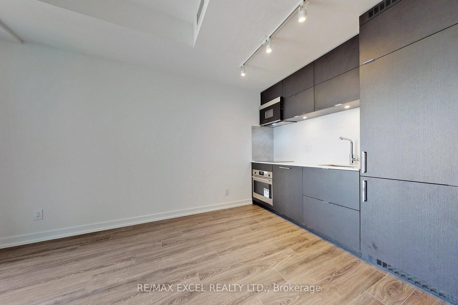 20 Edward Street, Unit 1720 - Photo 17