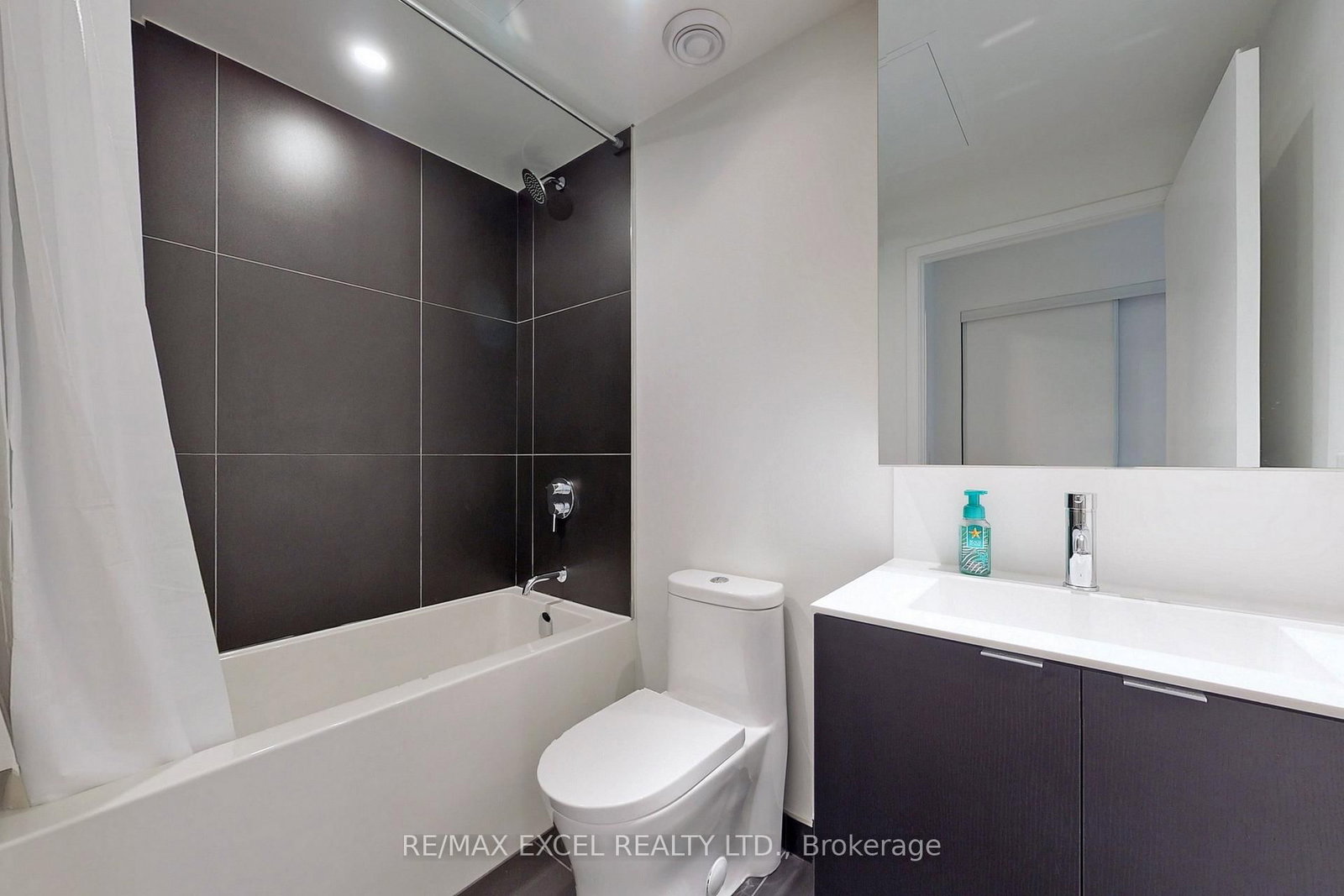 20 Edward Street, Unit 1720 - Photo 24