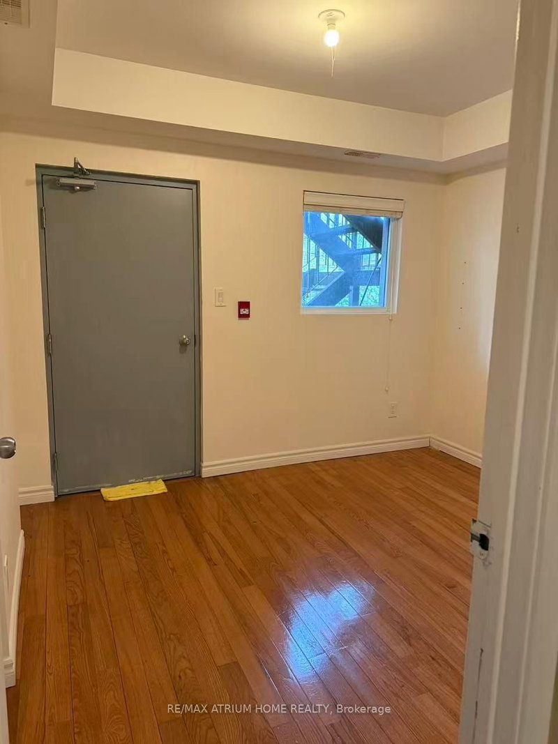 201 - 413 Spadina Ave, Toronto, M5T 2G6 | Image 2