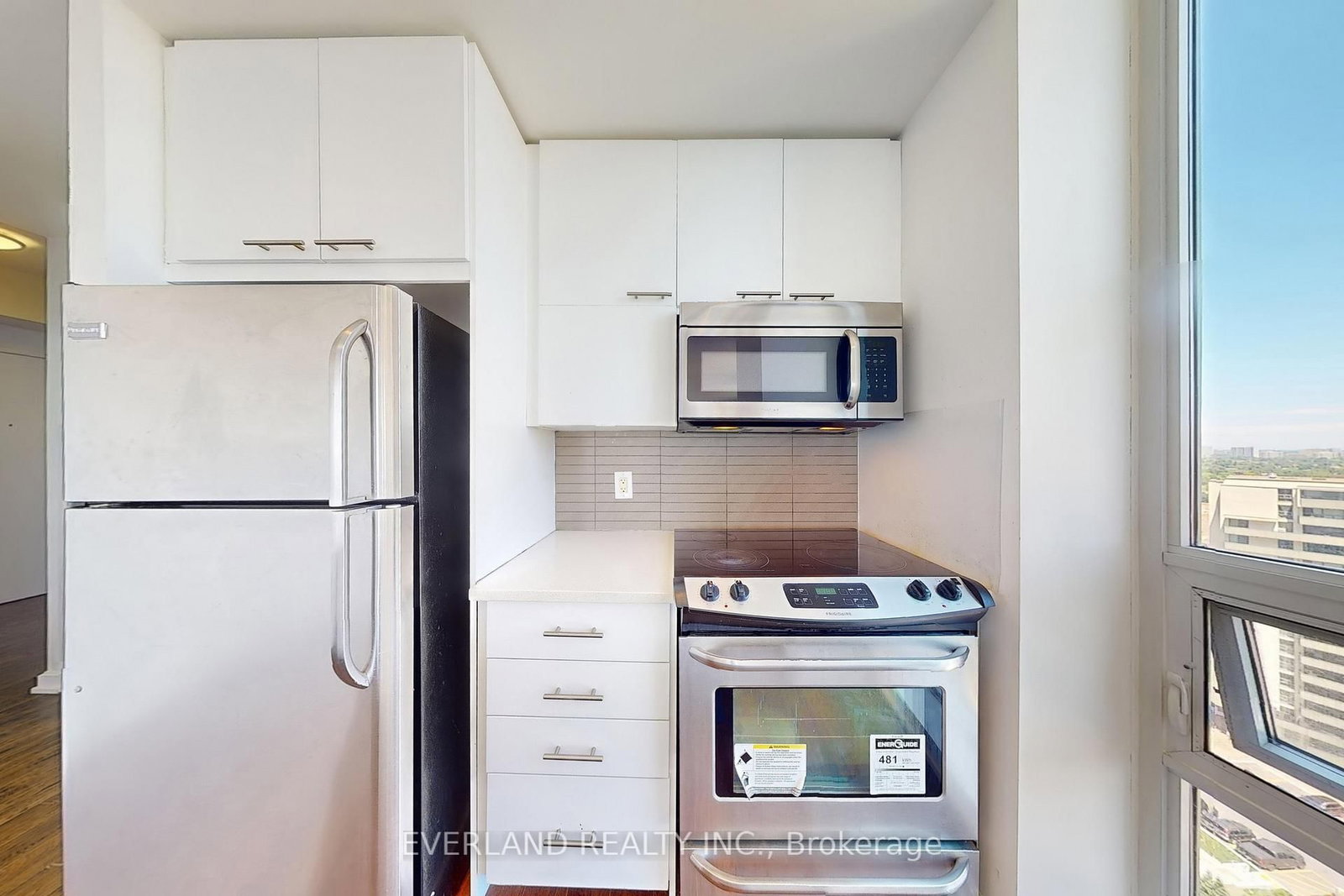 Listing Image 7
