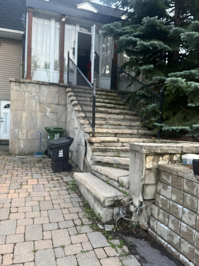 (unit one ) - 125 Steeles Ave E, Toronto, M2M 3Y5 | Image 2