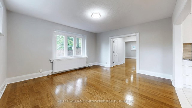 107 Lawrence Crescent