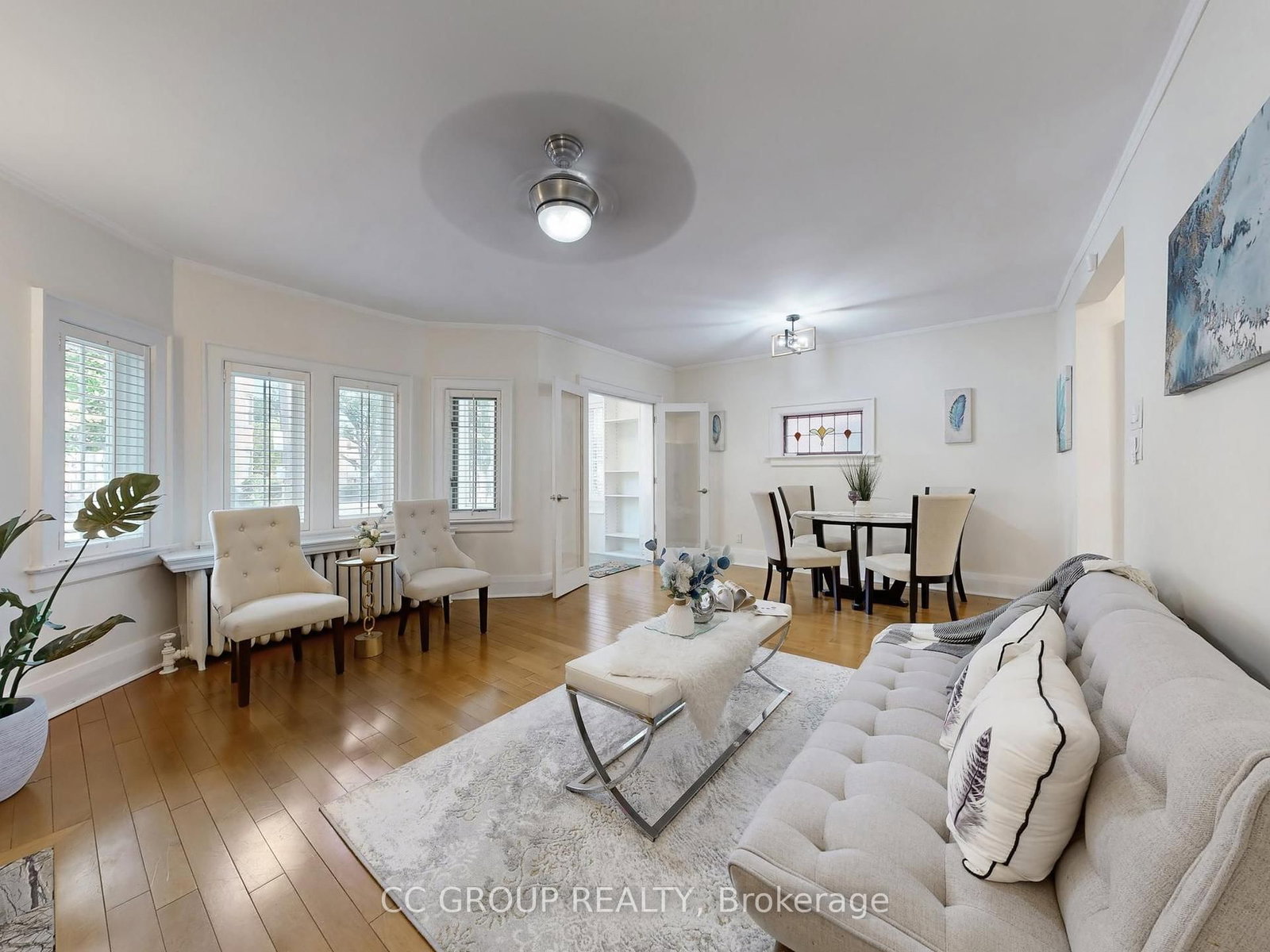 Listing Image 6