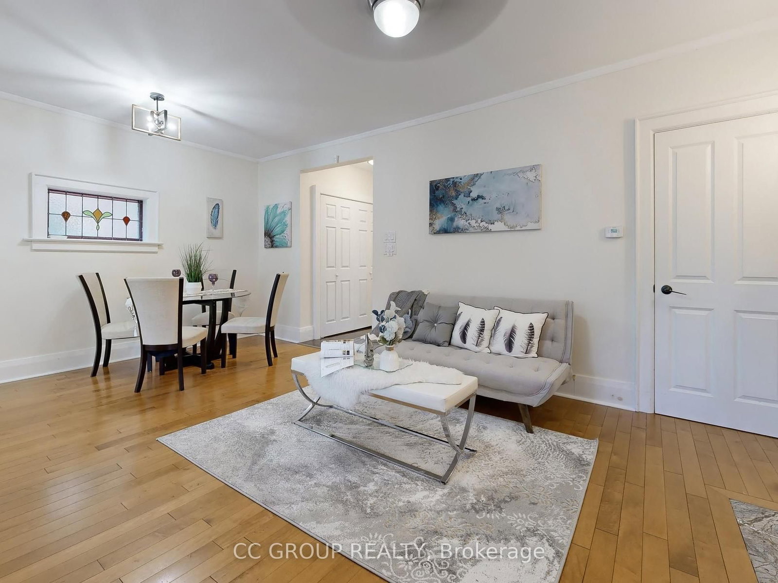 Listing Image 9