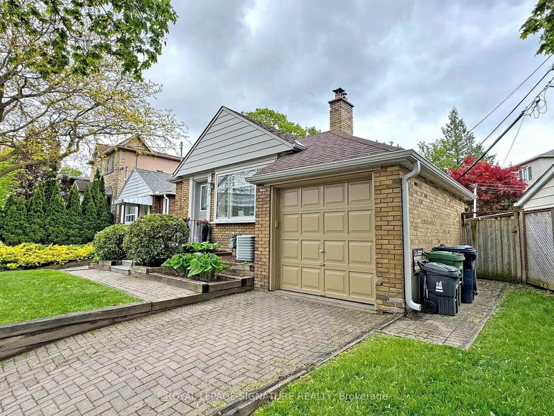 3 Kenrae Rd, Toronto, M4G 1X9 | Image 3