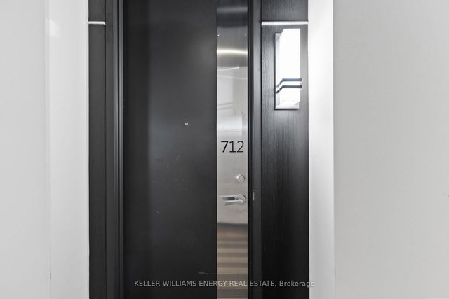712 - 188 Eglinton Avenue E